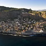 Mare E Pietra * Monemvasía