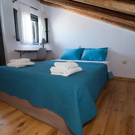 Mare E Pietra * Monemvasia